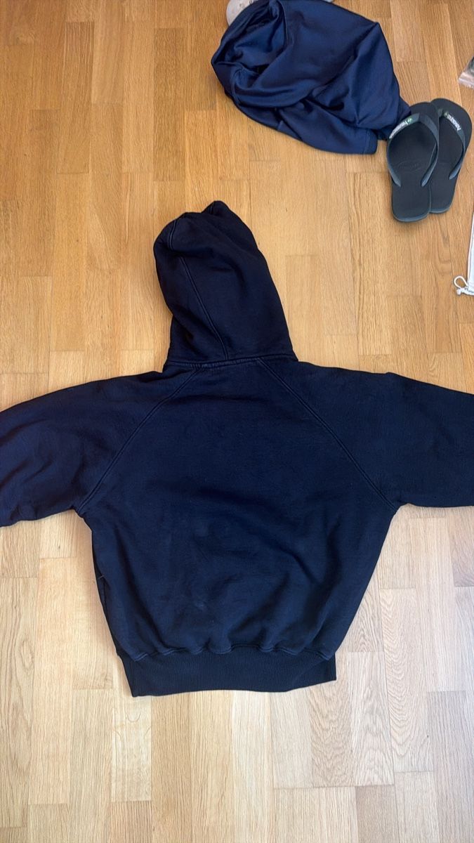 6PM Maglioni & Felpe: 6PM exklusiv hoodie – Usato da Basel venduto da nicolasschneeberger 1
