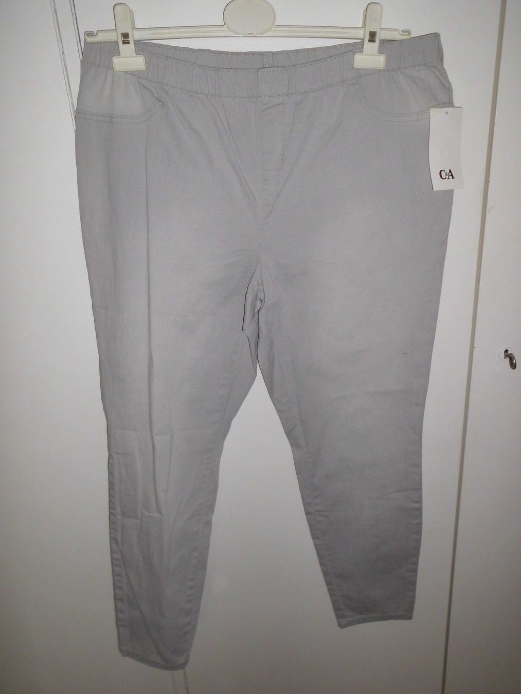 C&A Jeans: Jeans leggins gris T. 46K – Neu (gemäss Beschreibung) aus Marin-Epagnier von Madja