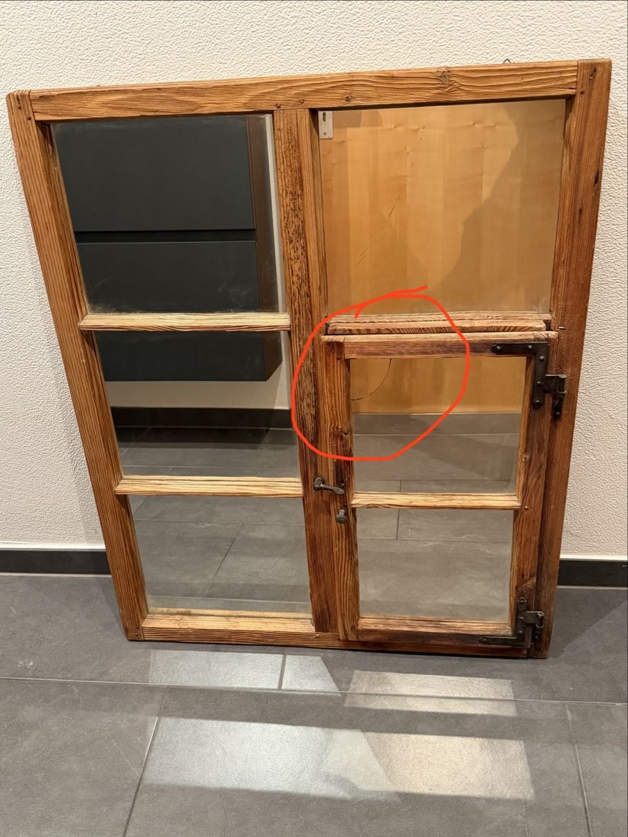 Finestre: Alter rustikaler Fensterrahmen aus Holz – Usato da Falera venduto da duca73 1