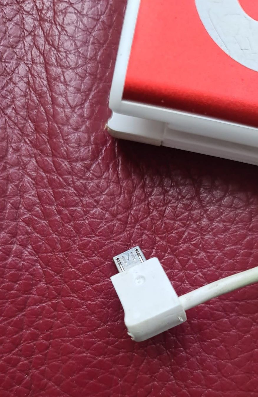 Mophie Ladegeräte: Supreme Mophie Encore Plus 10k Powerbank – Defekt aus zürich von R-N-J 6