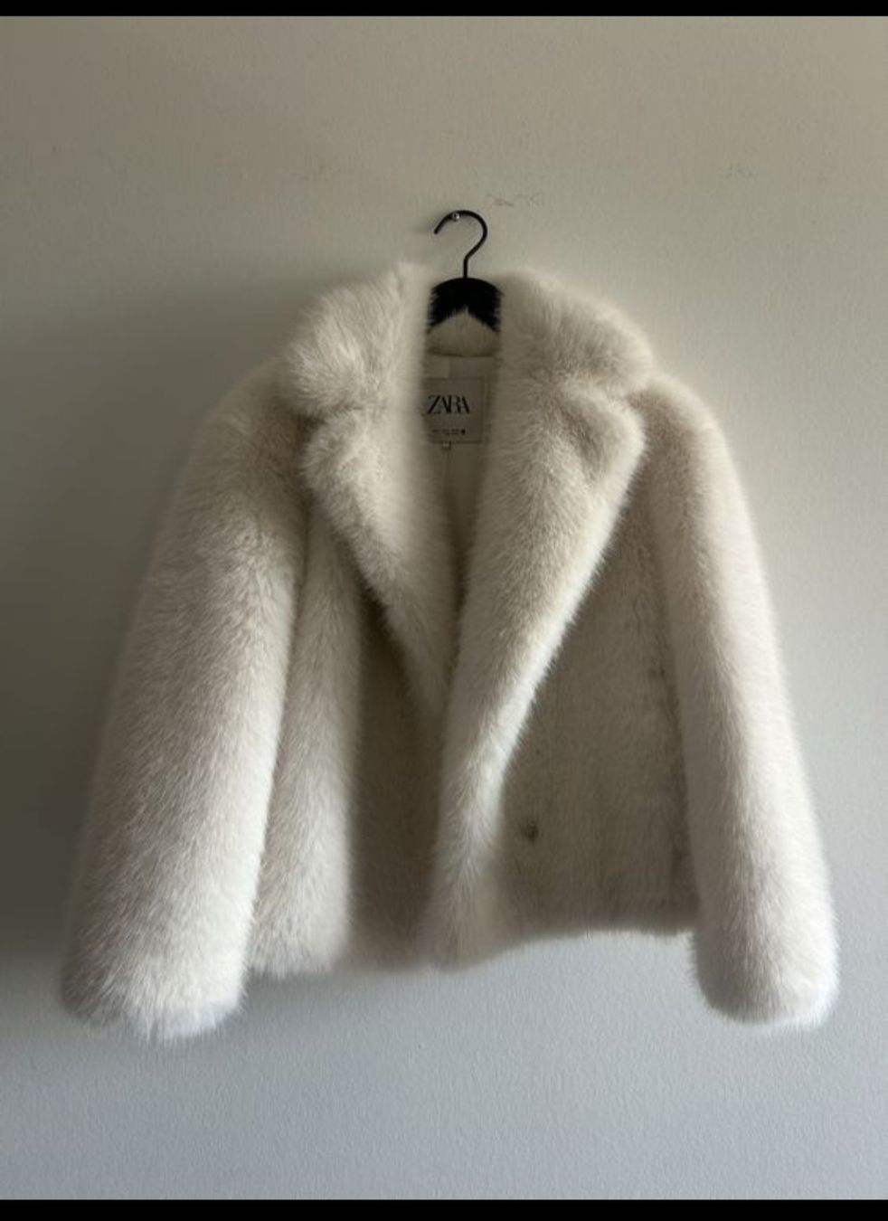 Zara Giacche: ZARA KUNSTFELL S/M – Nuovo (secondo la descrizione) da Wolhusen venduto da bryman