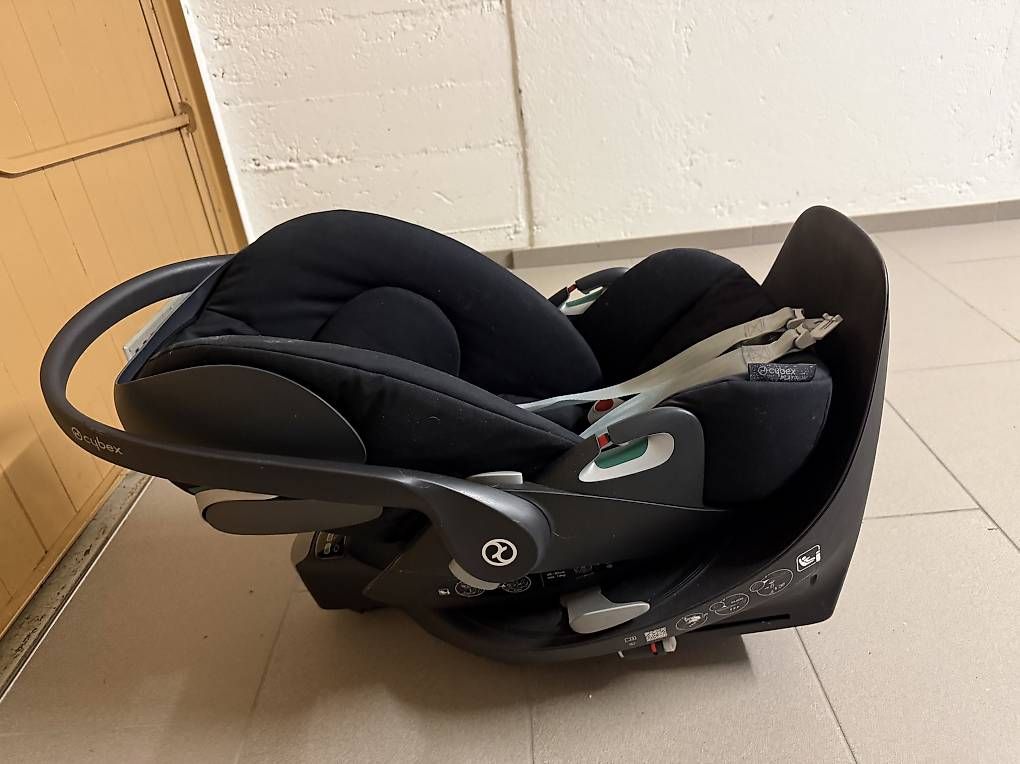Auto-Kindersitze: CYBEX Cloud T i-Size Babyschale MIT base als Autokindersitz – Gebraucht aus Olten von honey_ink