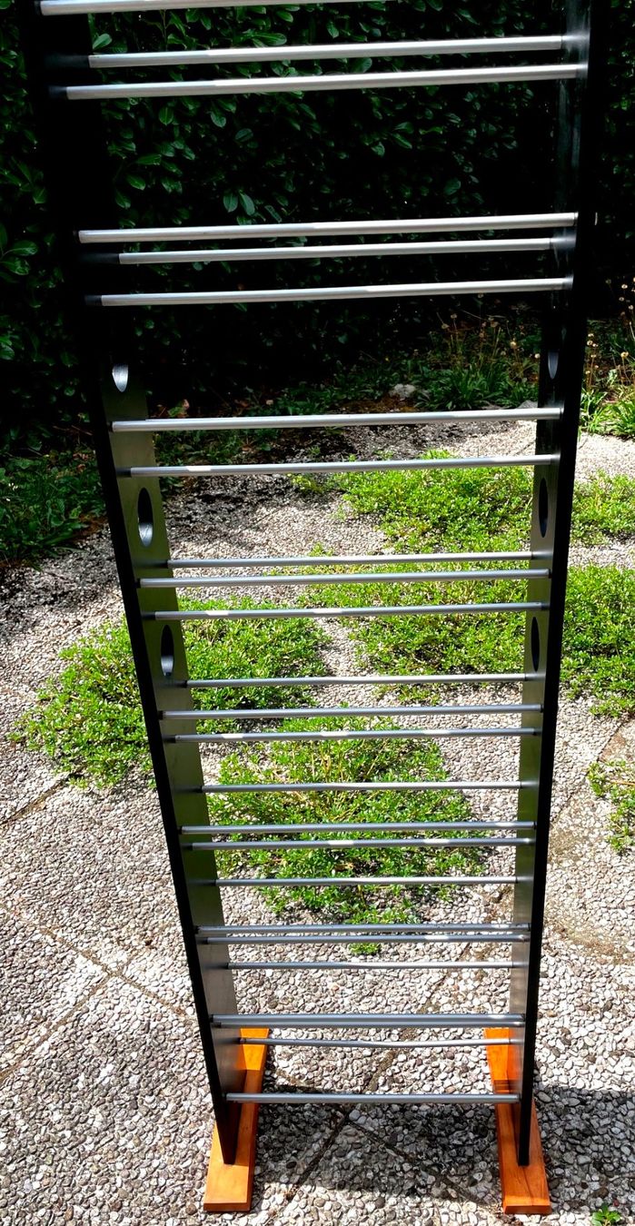 Pfister Racks & Cavalletti: Ständer  CD-Halter  43 x 15 x 155 cm – Usato da Aurigeno venduto da SCS 1