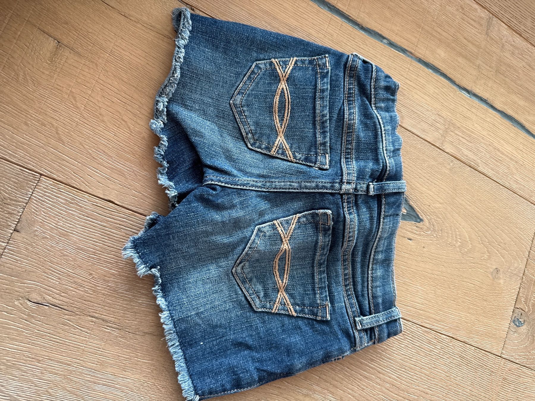 Abercrombie Pantaloni: Abercrombie Shorts Gr. 5-6 – Usato da Himmelried venduto da Dievole 1