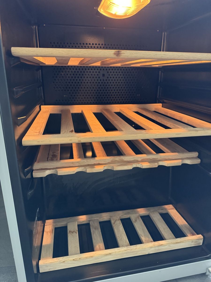 Frigoriferi: BOSCH wine cooler used – Usato da Wald ZH venduto da StefaNes88 3
