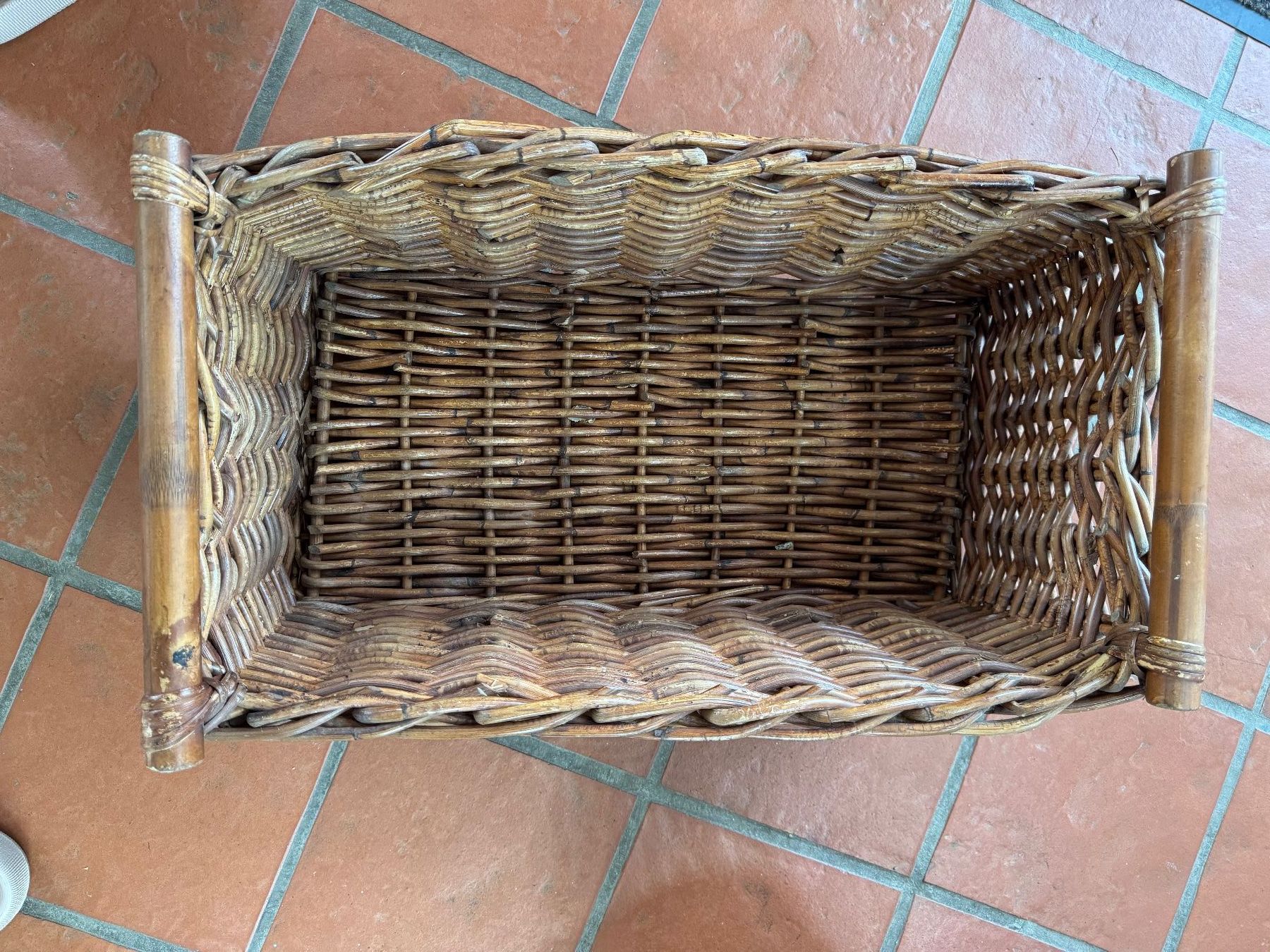 Altro per la casa: Massiver Korb aus Rattan mit Holzgriffen – Usato da Oberrohrdorf venduto da maggys15 5