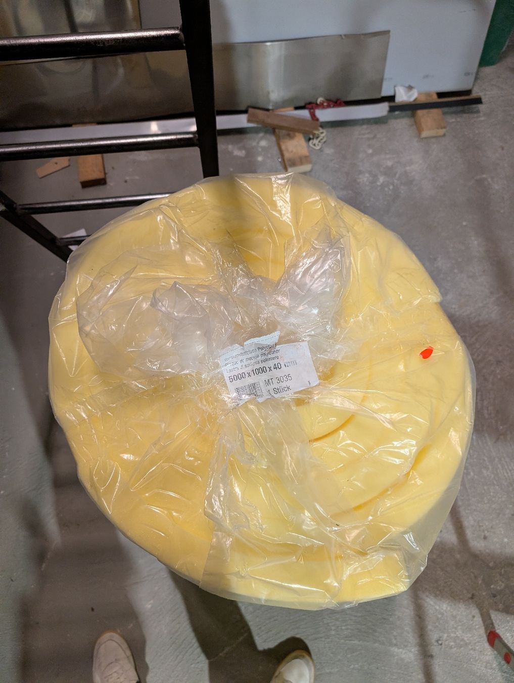 Piatti di portata: Schaumstoffplatte Polyether 5000x1000x40mm 1 Stueck neu – Nuovo e nell'imballaggio originale da Wallisellen venduto da Sladjko97 1