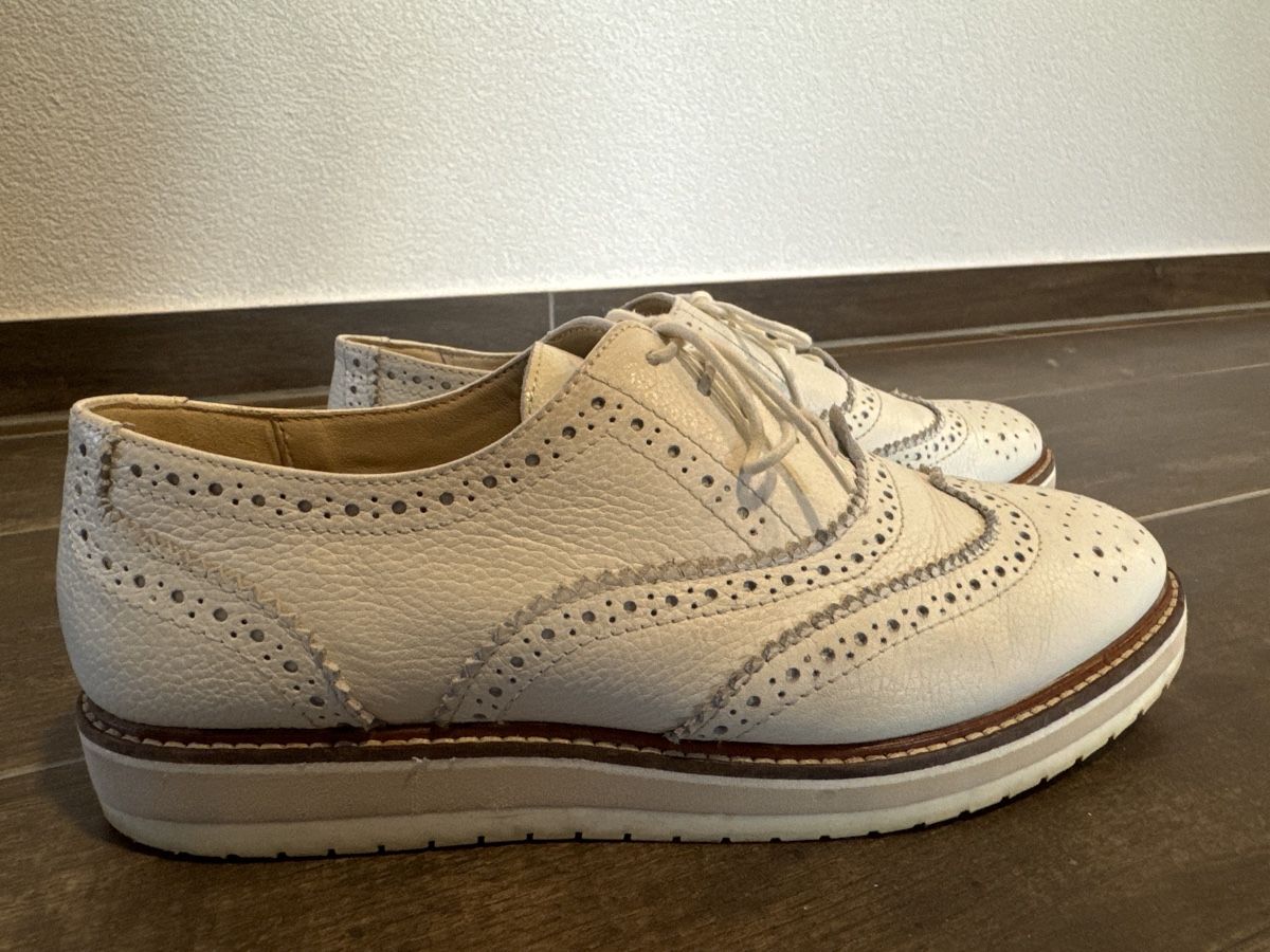 Scarpe da donna: Chaussures derby blanches t. 39 – Usato da Treyvaux venduto da MLRL 1