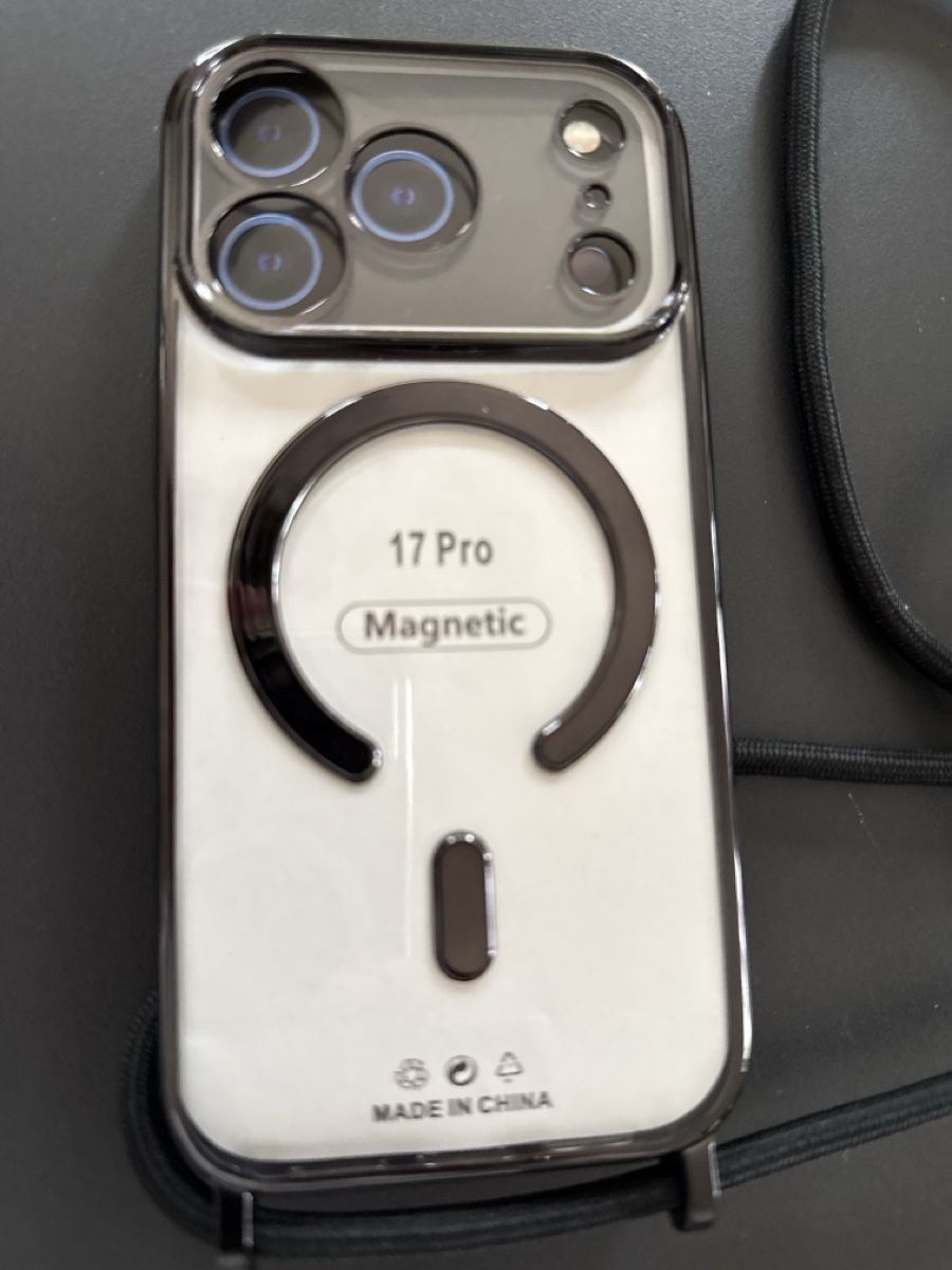 Apple Cover & Protezioni schermo: iPhone 17 Pro Black Hülle mit Necklace Band – Nuovo e nell'imballaggio originale da Küsnacht ZH venduto da 4me0 3