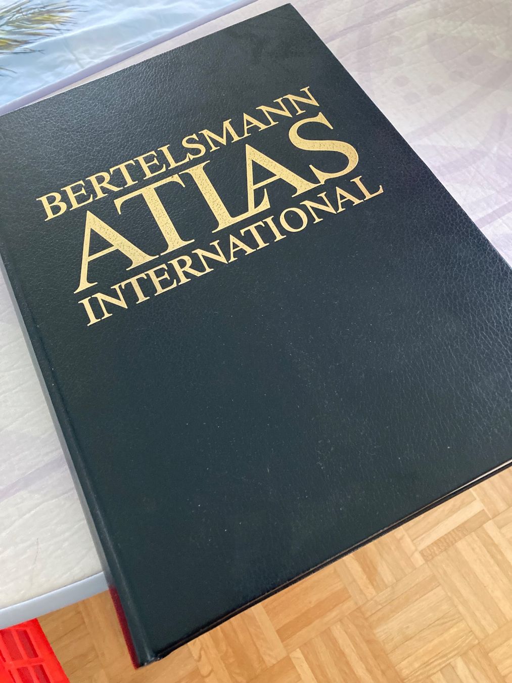 Bücher: Weltatlas – Gebraucht aus Erlenbach ZH von Erlen