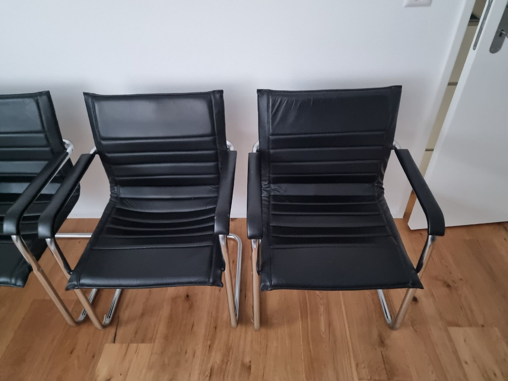 Chaises: 4 Freischwinger Stühle Leder – D'occasion à Gunten par asa017 2