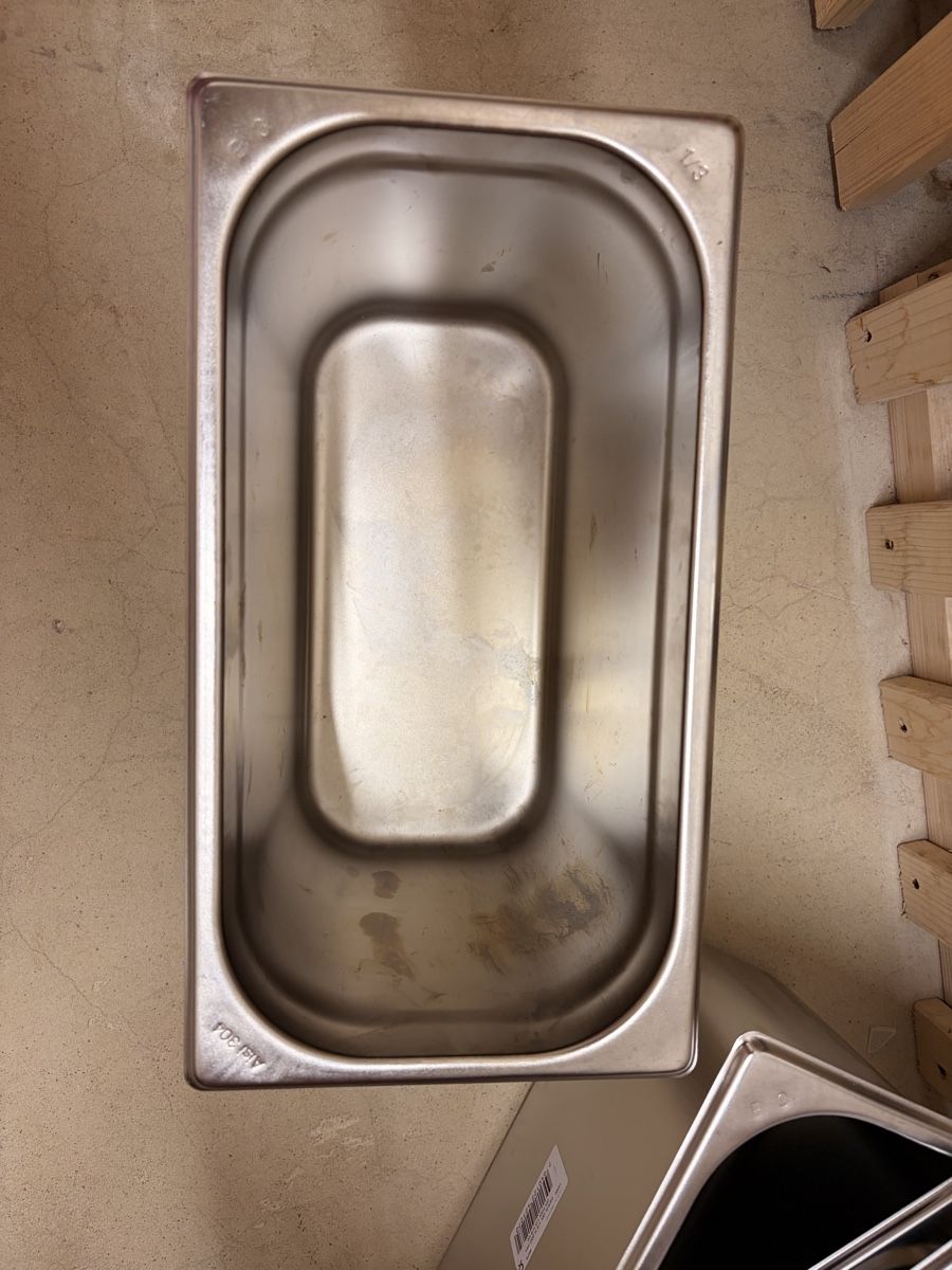 Cucine complete: 2 Edelstahl Gastrobehälter mit Deckel – Usato da Kerzers venduto da Beluluu 2