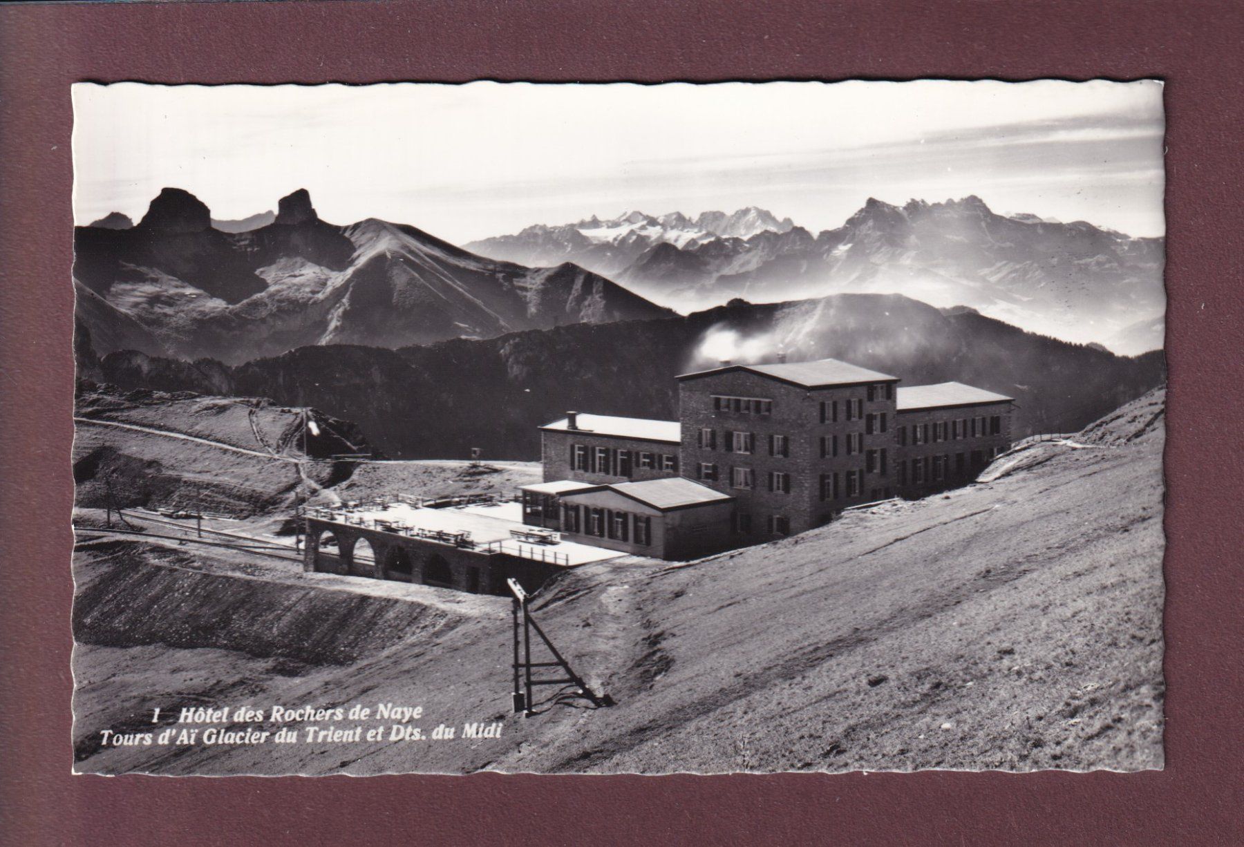 Cartoline postali: ROCHERS DE NAYE - Hôtel – Usato da Pully venduto da nicecards