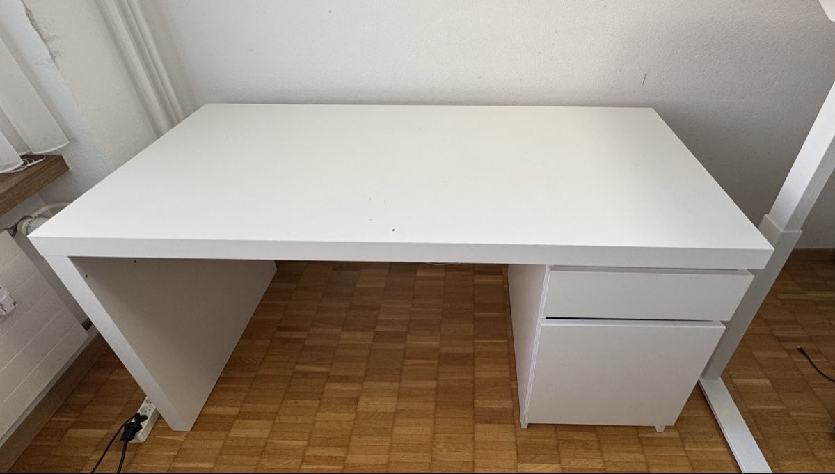 Ikea Scrivanie: Ikea Schreibtisch MALM – Usato da Winterthur venduto da ale_w8yf 1