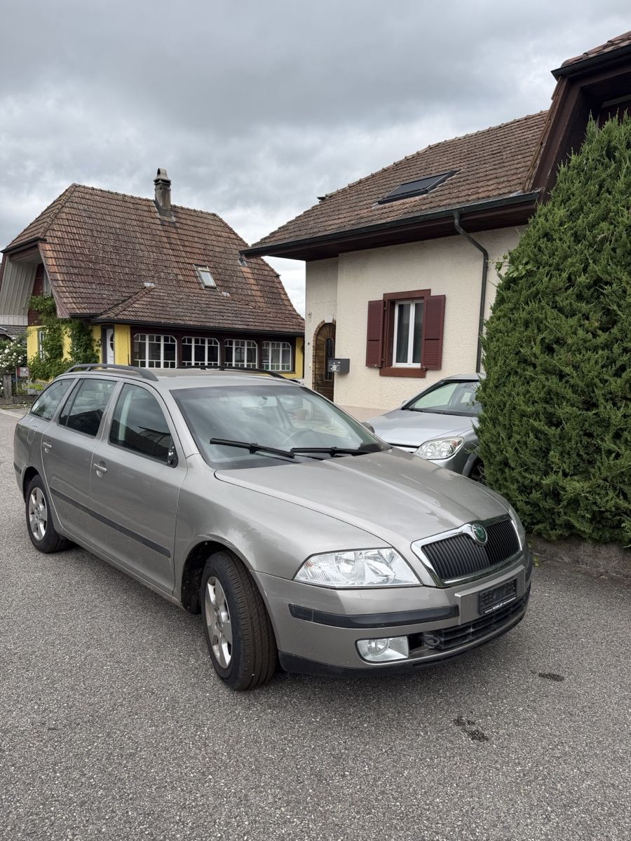 Tutti pezzi di ricambio auto: Skoda Octavia  Teile Schlachten  – Usato da Geiss venduto da luk_cnw8