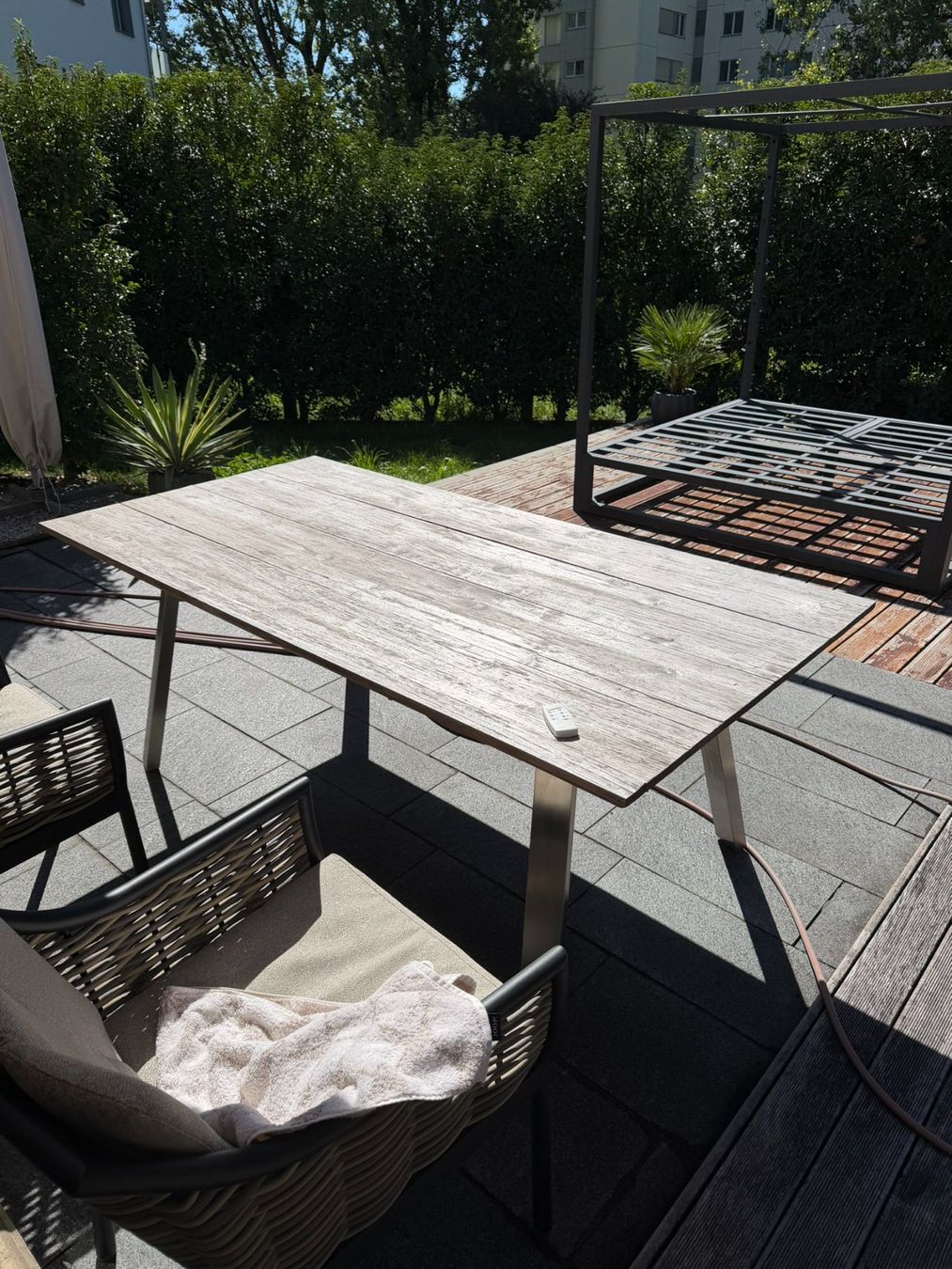 Tavoli: Gartentisch gratis abzugeben – Usato da Cham venduto da Peter070