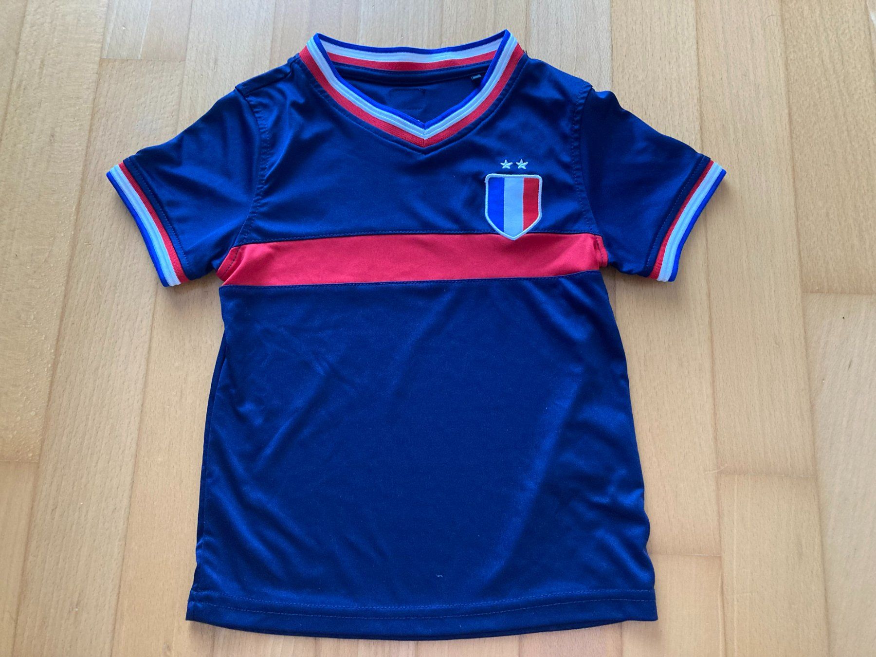Scarpe, pantaloni & magliette da ginnastica: Trikot Frankreich Gr. 116 Powerzone – Usato da Muttenz venduto da Juvenile33