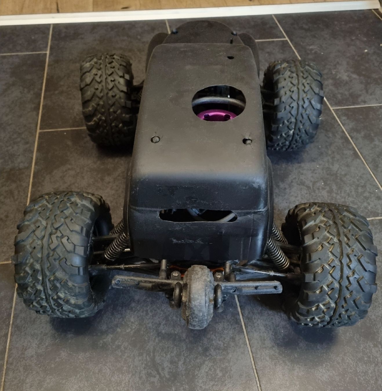 HPI Modellismo RC: HPI Savage X 1:8 Nitro mit Grave Digger Karo – Usato da Suberg venduto da AmStaffDaddy 3