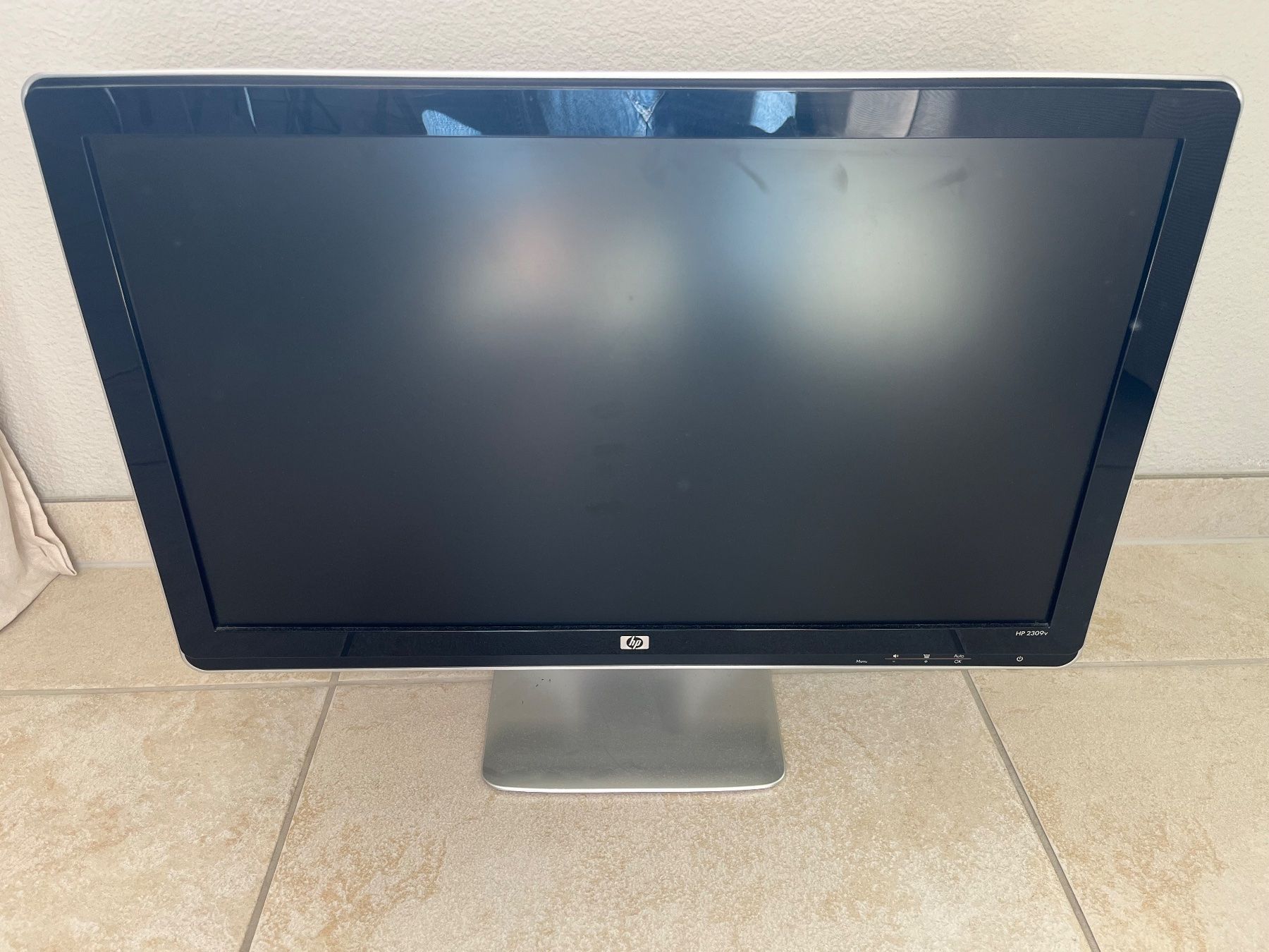 Ecrans: Monitor HP 2309v mit Kabel – D'occasion à Steffisburg par yan_8jtk