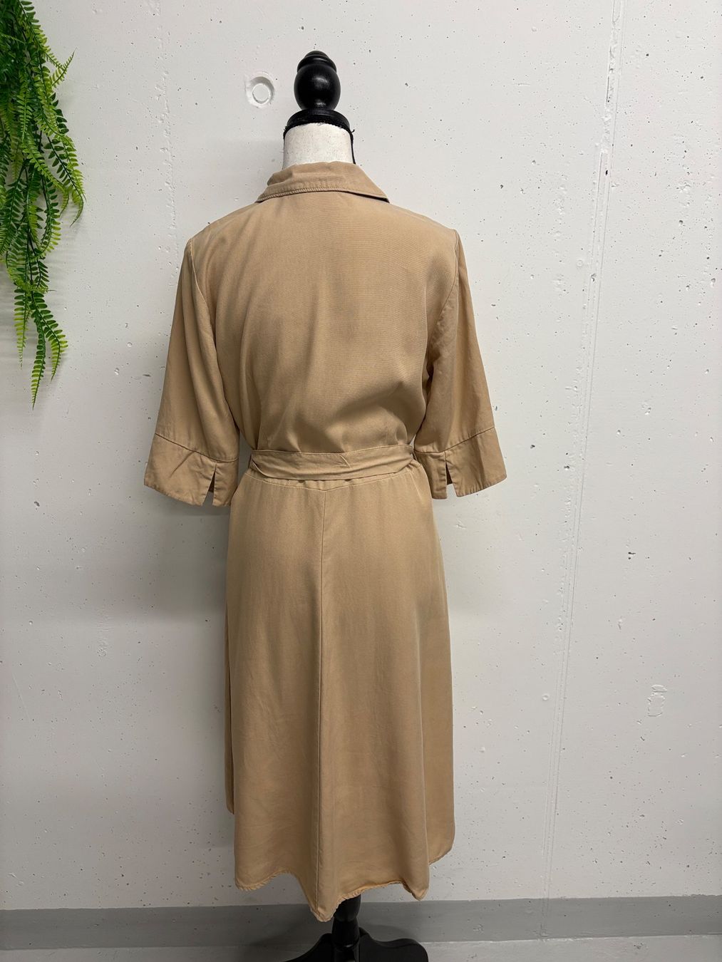 Opus Vestiti: Opus Blusenkleid mit Gürtel 36 beige Lyocell Kurzarm – Nuovo (secondo la descrizione) da Regensdorf venduto da secondchancefashion 3