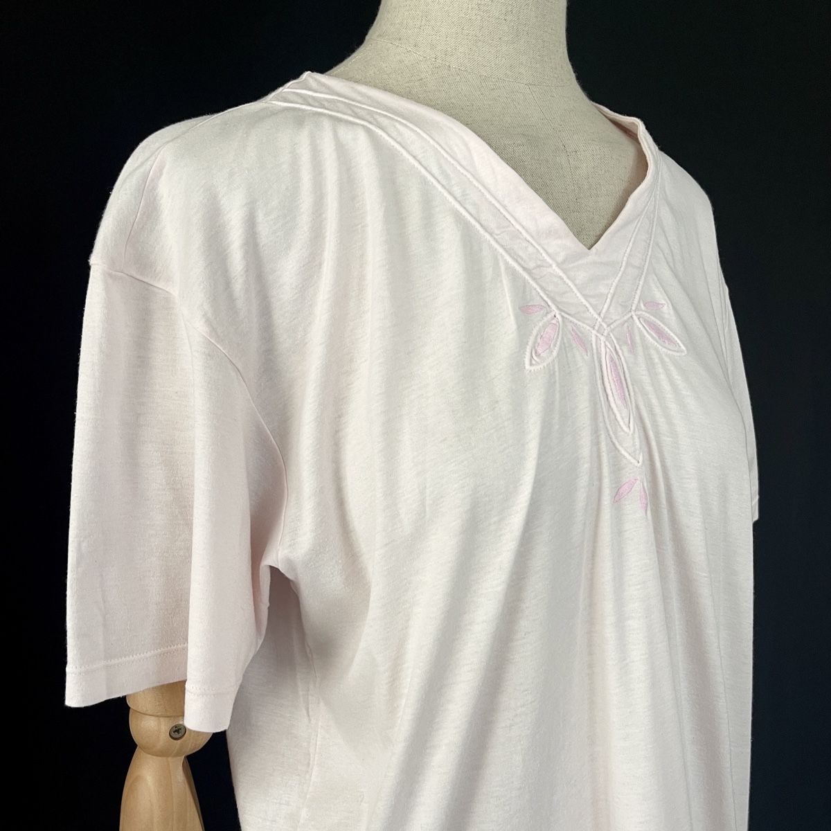 Hanro Vestiti: HANRO Vintage Nightgown – Usato da Emmen venduto da Avviivva_Com2023 1