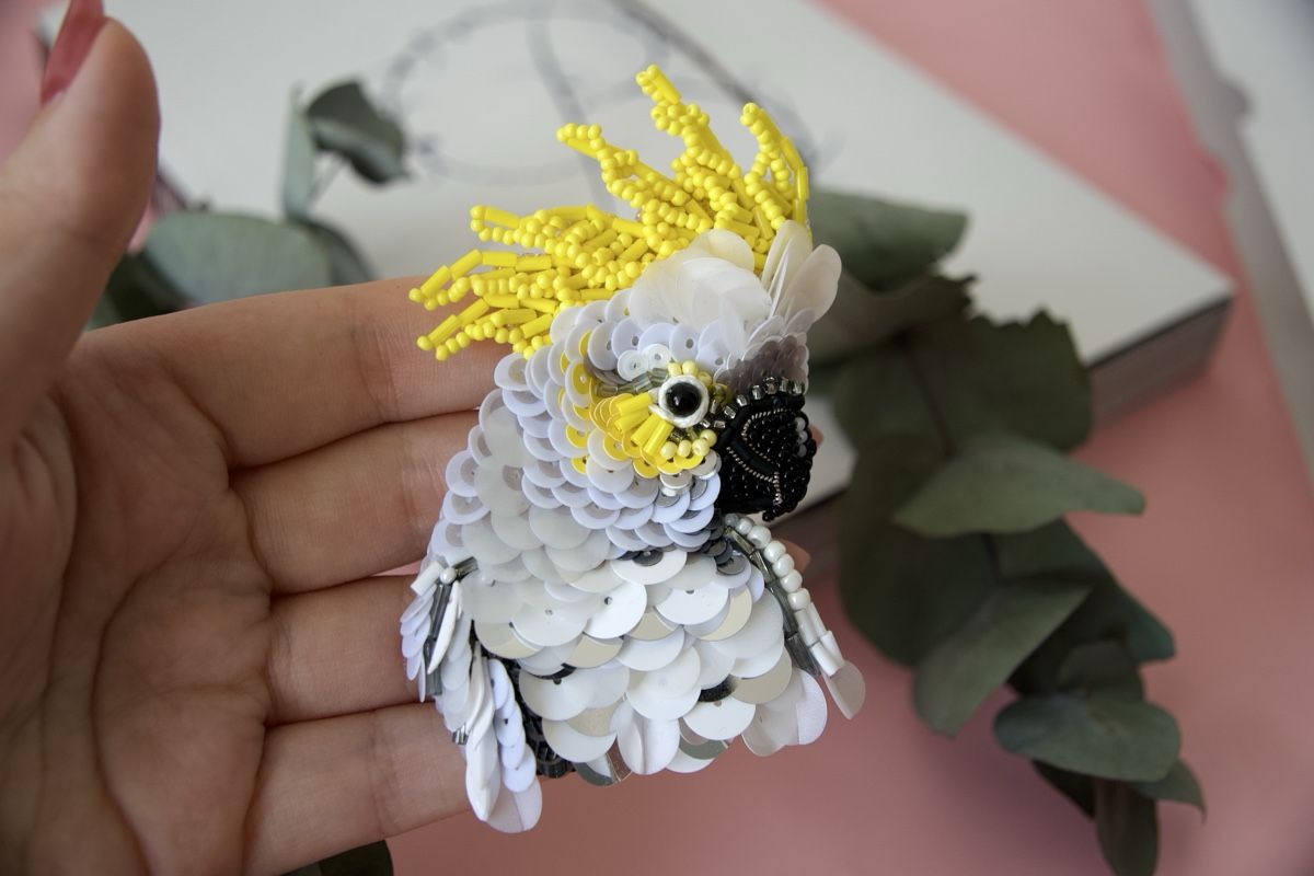 Spille & Fermagli: Cockatoo embroidered brooch – Nuovo e nell'imballaggio originale da Glattpark(Opfikon) venduto da olg_g9wb 4
