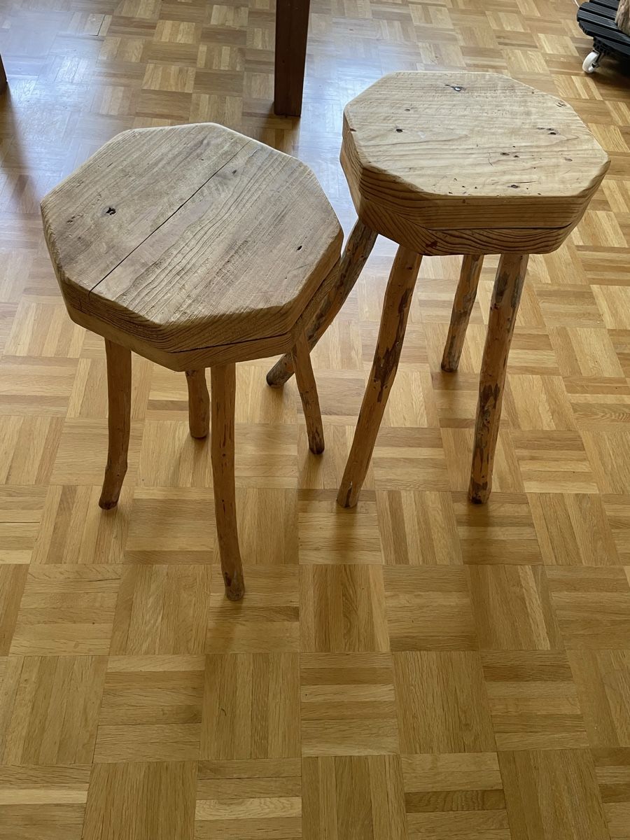 Sgabelli: Zwei Dekor Hocker aus Naturholz – Usato da Basel venduto da Kamberly 3