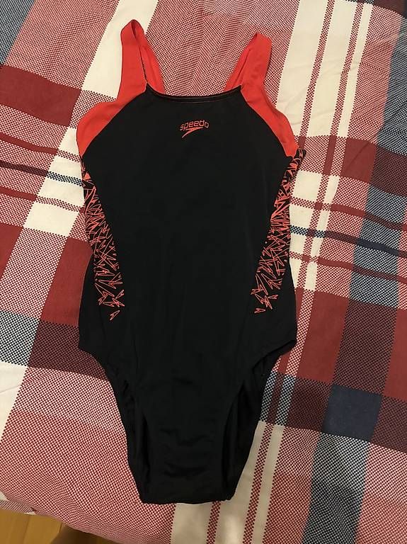 Costumi da bagno & Bikini: Costumi da bagno S/M – Usato da Bellinzona venduto da giu_2g9f 4