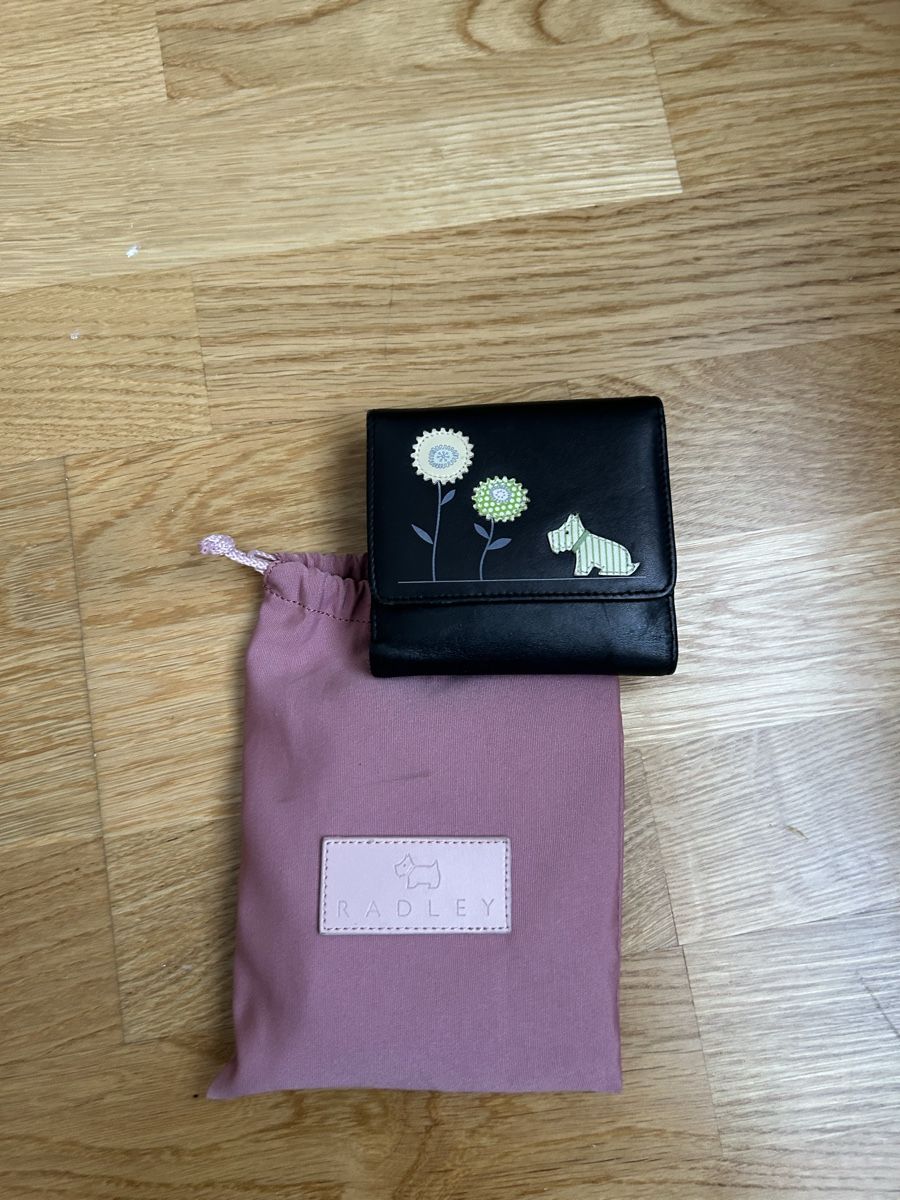 Radley Portamonete: Portafogli in pelle nera Radley – Usato da Basel venduto da mel_5fzy