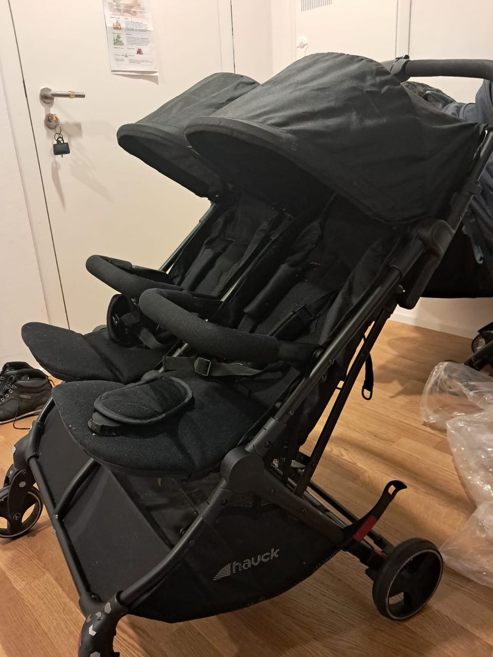 Hauck Kinderwagen: Doppelkinderwagen Hauck defekt – Defekt aus Biel/Bienne von nad_rm72 1