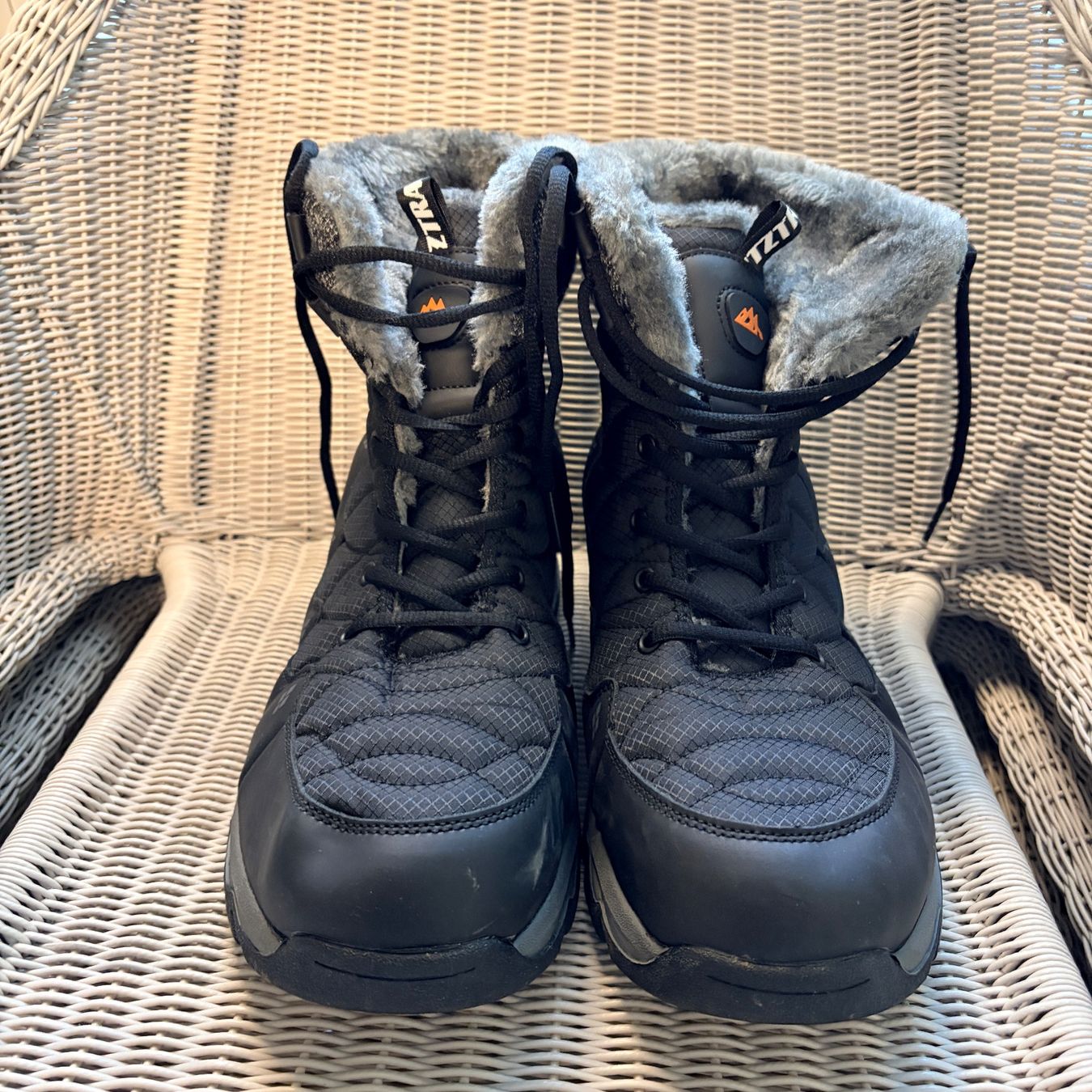 Scarpe da uomo: Bizza Winterstiefel Schwarz Grösse 47.5 – Usato da Fahrweid venduto da Antonio_Dantas