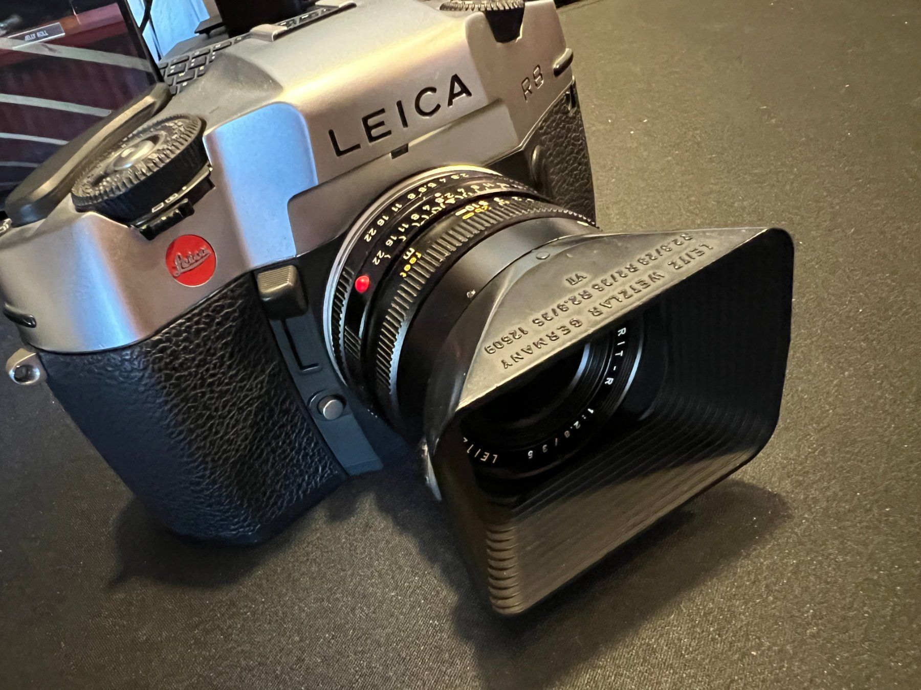 Leica Kamera: Leica R8 mit drei Objektiven – Gebraucht aus Uster von Stoessda 1