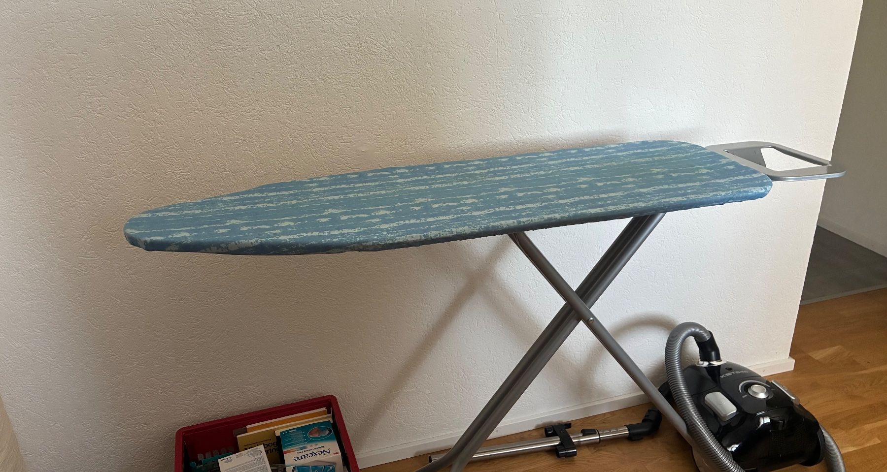 Bügelbretter: Planche à repasser – Gebraucht aus Neuchâtel von RitaLaura