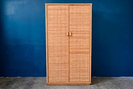 Armoire ou penderie en rotin vintage shabby chic et bohème