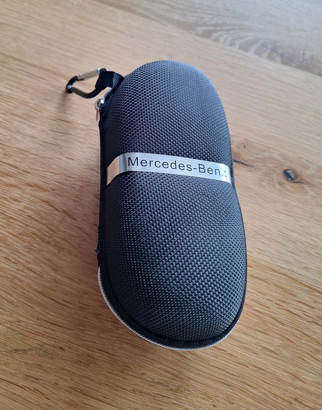 Occhiali & Lenti: Mercedes Sonnenbrille mit Etui – Usato da Niederrohrdorf venduto da easyshoper 3