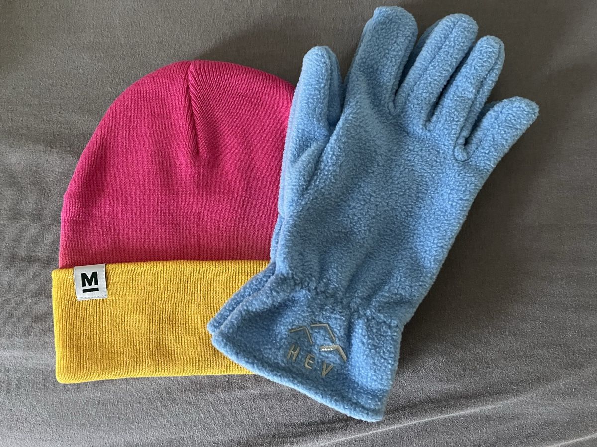 Migros Copricapi, berretti & cappellini: Mütze Handschuhe  – Nuovo e nell'imballaggio originale da Burgdorf venduto da Daniela136