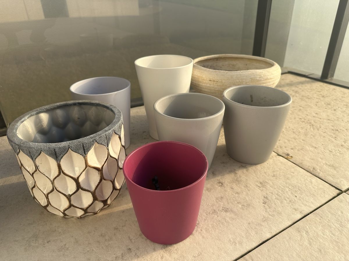 Vasi per fiori: Blumentöpfe, 7er Set, verschiedene Farben und Designs – Usato da Wangen SZ venduto da Jaay_Sky 1