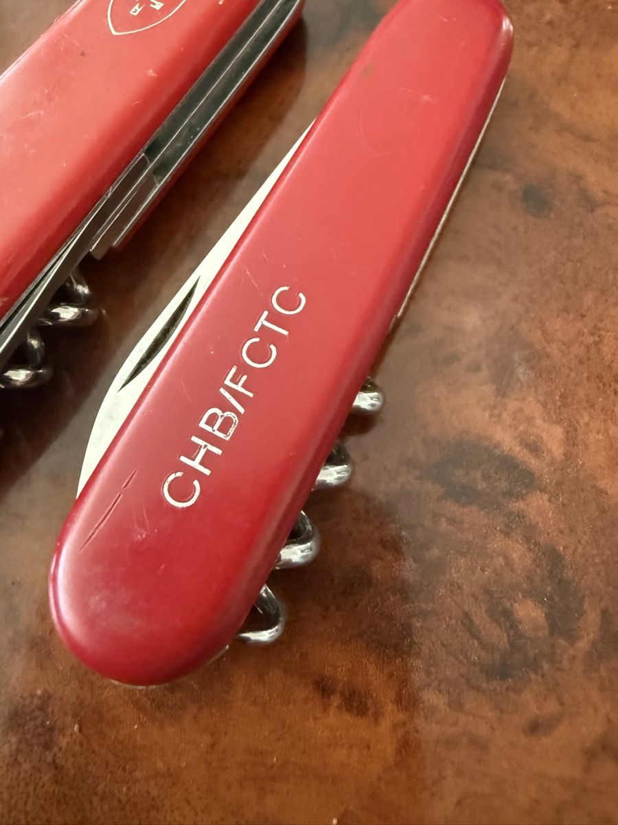 Victorinox Taschenmesser: 2 Victorinox  – Gebraucht aus Pratteln von belita03 1