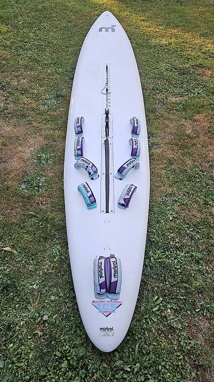 Mistral Surfboards & Schwimmbrette: V: mistral equipe lcs windsurfboard – Gebraucht aus Buchs AG von BDK3