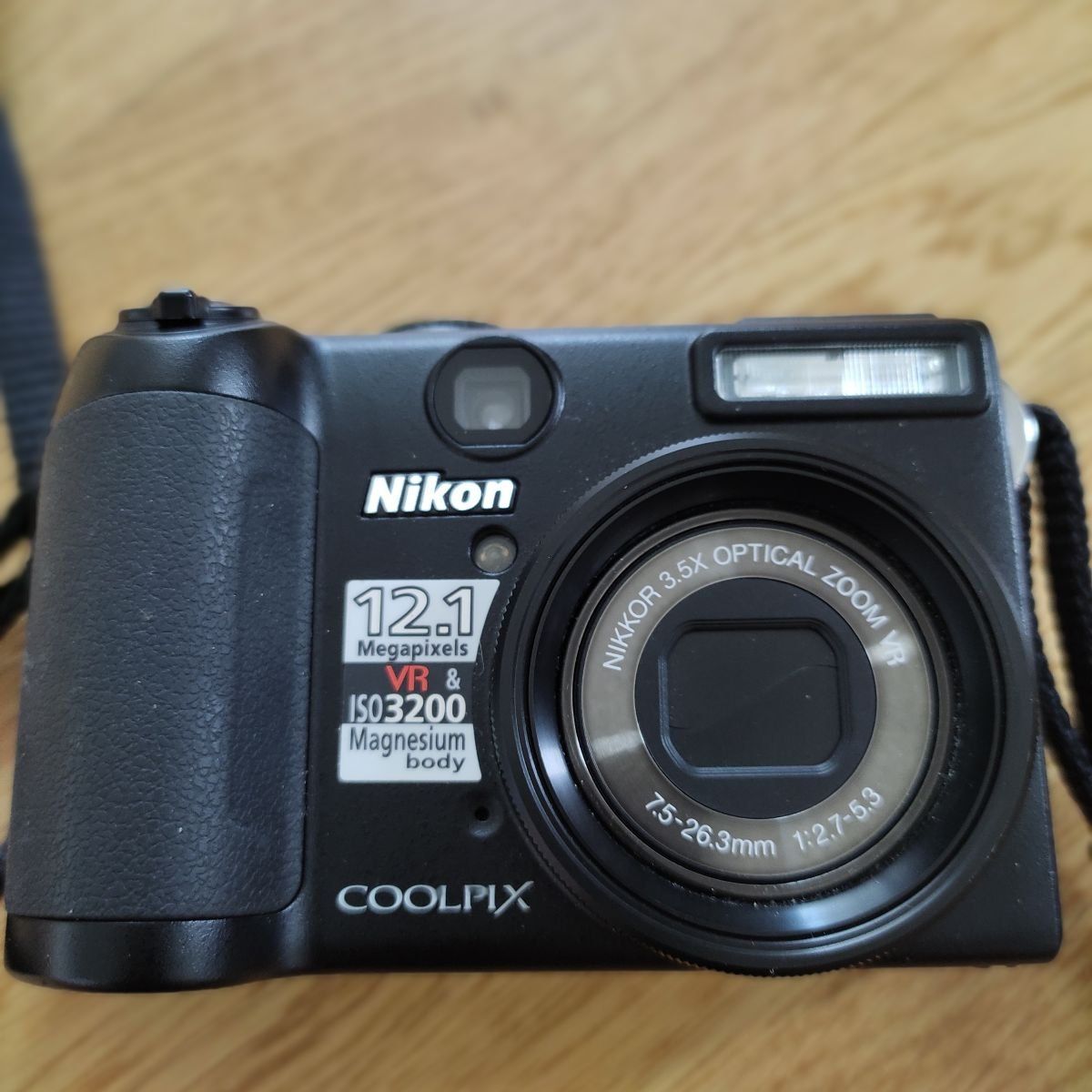 Coolpix Fotocamera: Nikon Coolpix P5100 Digitalkamera – Usato da Zürich venduto da Mischa71