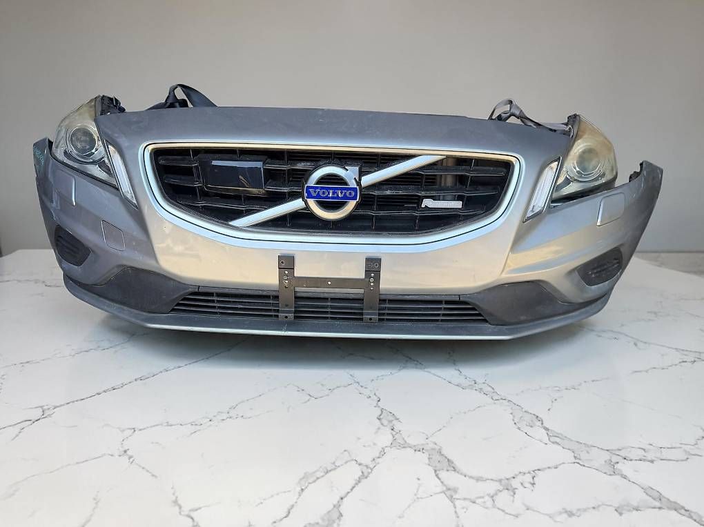 Automobili: Volvo V60 2010 - 2014 Frontpaket – Usato da Safenwil venduto da Optimec_GmbH 3