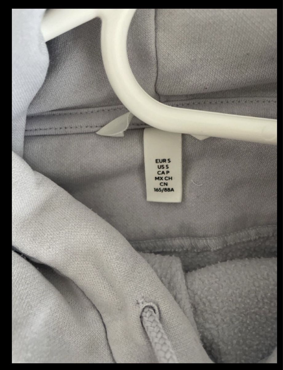 Pulls & Sweat-shirts: H&M Kapuzenpullover hellblau Grösse S  – D'occasion à St. Gallen par chr_275x 1