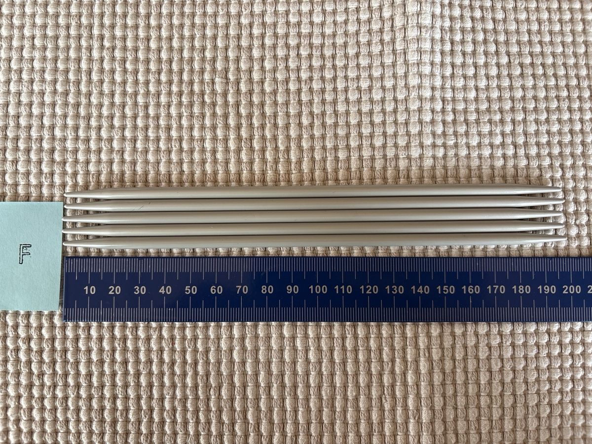 Ferri: Stricknadeln 5 mm – Usato da Rümlang venduto da SchumBru10