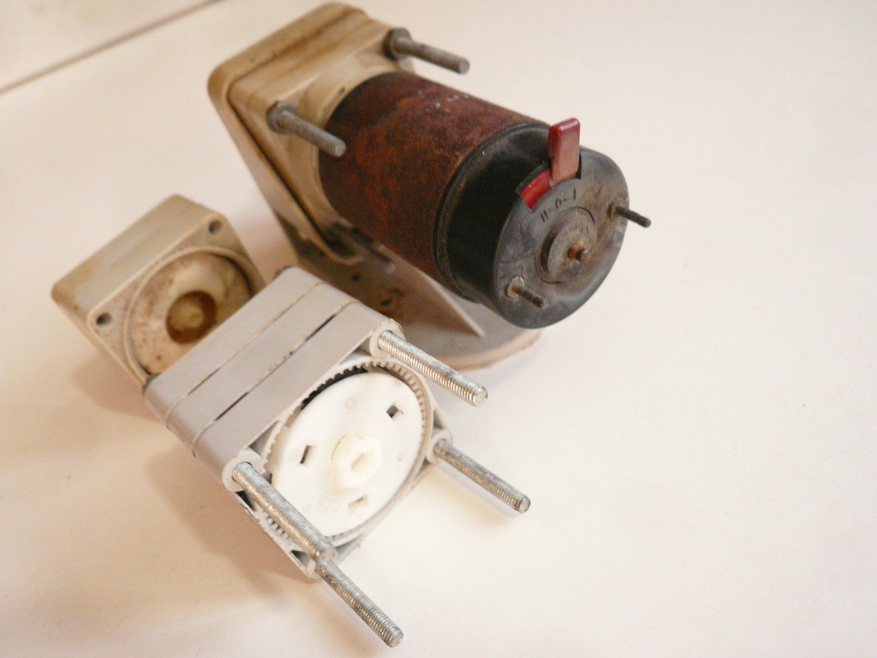 Graupner Modellismo RC: GRAUPNER PILE GETRIEBEMOTOR 12V  MIT OVP – Usato da Pfaffnau venduto da nolff 1