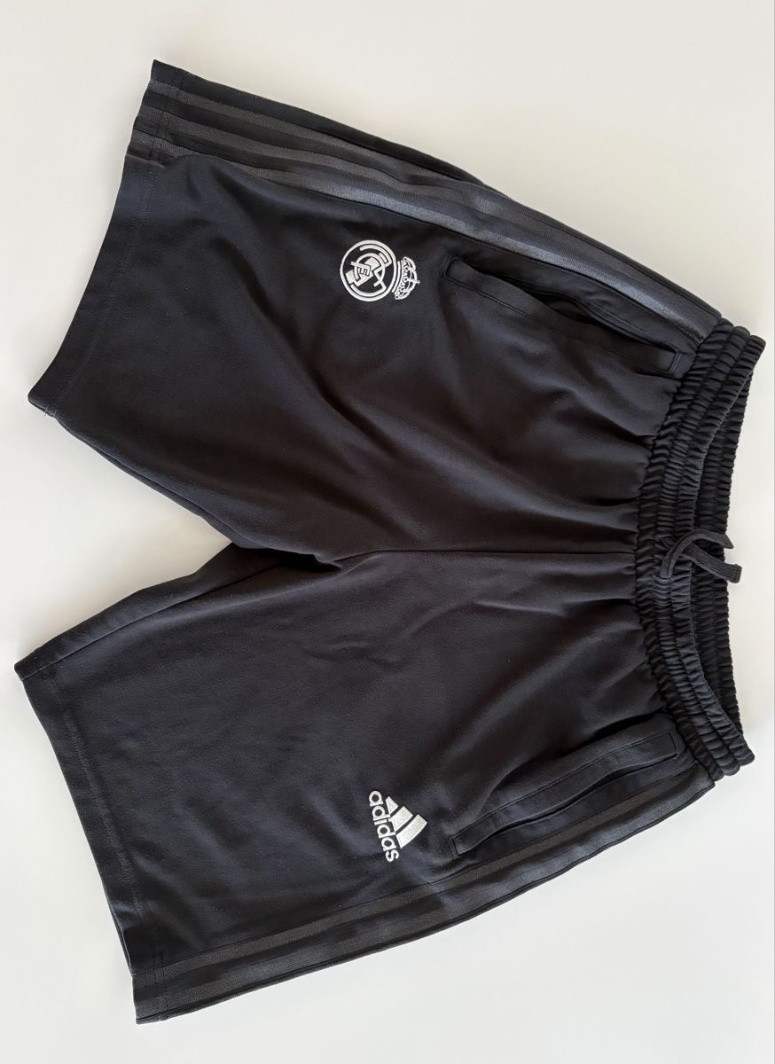 Adidas Hosen: Real Madrid Trainingshose kurz – Gebraucht aus Glarus von faegli9