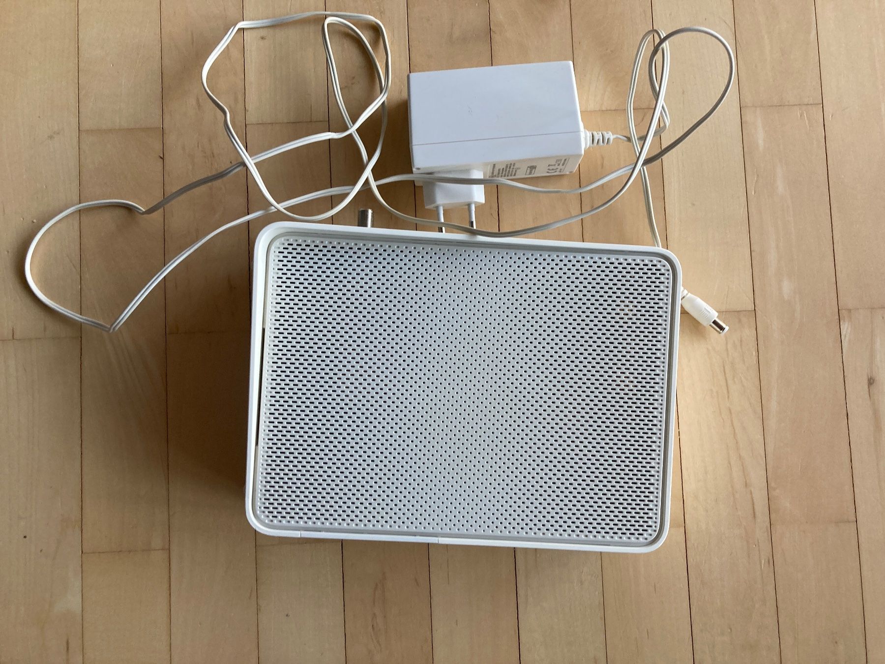 Modem & Router: CBN Connect Box CH7465LG-LC – Usato da Haemikon venduto da Helibee 2