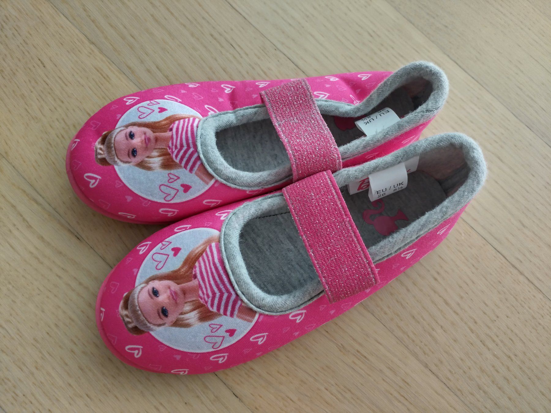 Dosenbach Schuhe für Mädchen: Barbie Hausschuhe – Gebraucht aus Affoltern am Albis von AudiS5