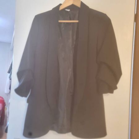 Schwarzer Blazer Zebra Gr. M  elegant & gut erhalten