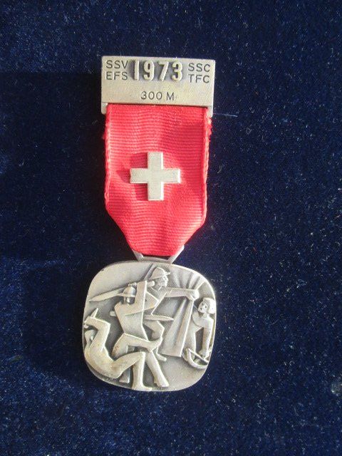 Medaglie: 3 X Eidg. Feldschiessen 300 Meter: 1971 -1972 - 1973 – Nuovo (secondo la descrizione) da Luzern venduto da Horoskop1 3