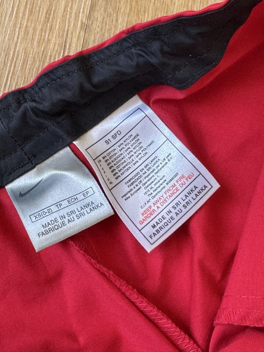 Nike Pantaloni: Nike Wanderhose im 3/4 Look – Usato da Basel venduto da spassbremse 2